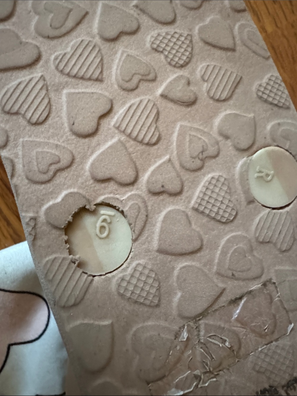 Women’s Heart-Print Beige Flip Flop Sandals - Picture 6 of 7
